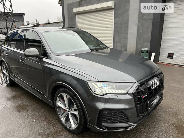 Серый Ауди SQ7, объемом двигателя 4 л и пробегом 53 тыс. км за 117000 $, фото 1 на Automoto.ua