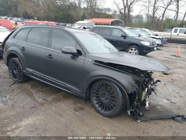 Серый Ауди SQ7, объемом двигателя 4 л и пробегом 55 тыс. км за 27800 $, фото 1 на Automoto.ua