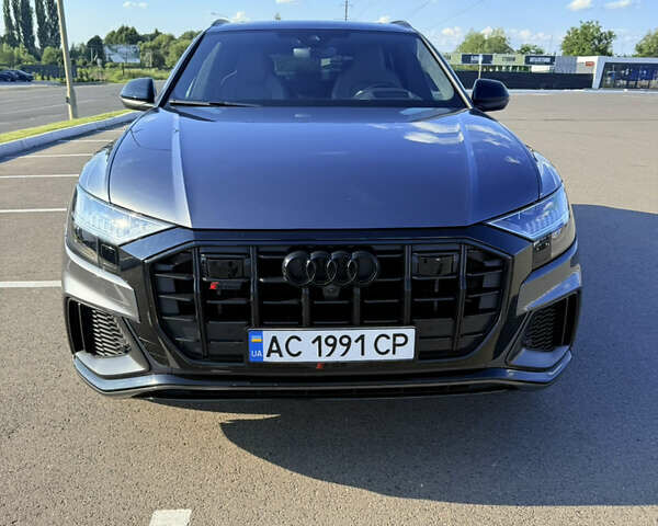 Серый Ауди SQ8, объемом двигателя 4 л и пробегом 56 тыс. км за 84000 $, фото 1 на Automoto.ua