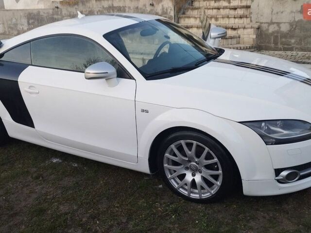 Белый Ауди ТТ, объемом двигателя 1.98 л и пробегом 177 тыс. км за 9300 $, фото 1 на Automoto.ua