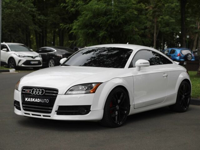 Білий Ауді TT, об'ємом двигуна 2 л та пробігом 143 тис. км за 15000 $, фото 1 на Automoto.ua