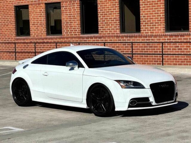 Білий Ауді TT, об'ємом двигуна 2 л та пробігом 118 тис. км за 12000 $, фото 1 на Automoto.ua