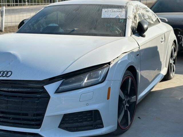 Білий Ауді TT, об'ємом двигуна 1.98 л та пробігом 79 тис. км за 18500 $, фото 1 на Automoto.ua