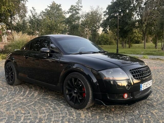 Черный Ауди ТТ, объемом двигателя 1.8 л и пробегом 250 тыс. км за 2800 $, фото 1 на Automoto.ua