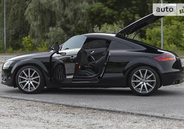 Черный Ауди ТТ, объемом двигателя 2 л и пробегом 180 тыс. км за 14999 $, фото 1 на Automoto.ua