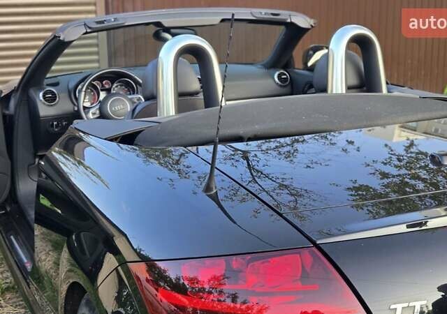 Черный Ауди ТТ, объемом двигателя 1.98 л и пробегом 72 тыс. км за 18000 $, фото 1 на Automoto.ua