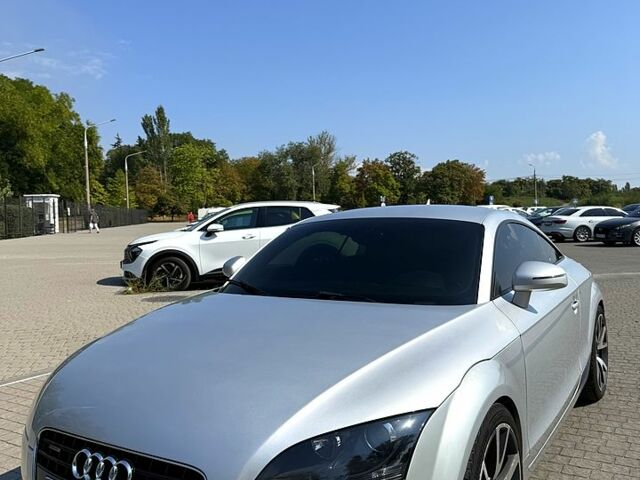 Сірий Ауді TT, об'ємом двигуна 2 л та пробігом 309 тис. км за 9800 $, фото 1 на Automoto.ua