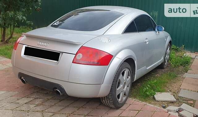 Сірий Ауді TT, об'ємом двигуна 1.8 л та пробігом 194 тис. км за 10000 $, фото 1 на Automoto.ua