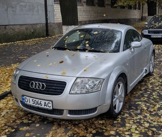 Серый Ауди ТТ, объемом двигателя 1.8 л и пробегом 200 тыс. км за 5450 $, фото 1 на Automoto.ua