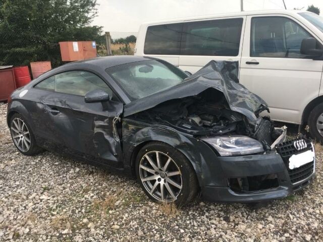 Сірий Ауді TT, об'ємом двигуна 2 л та пробігом 200 тис. км за 5000 $, фото 1 на Automoto.ua