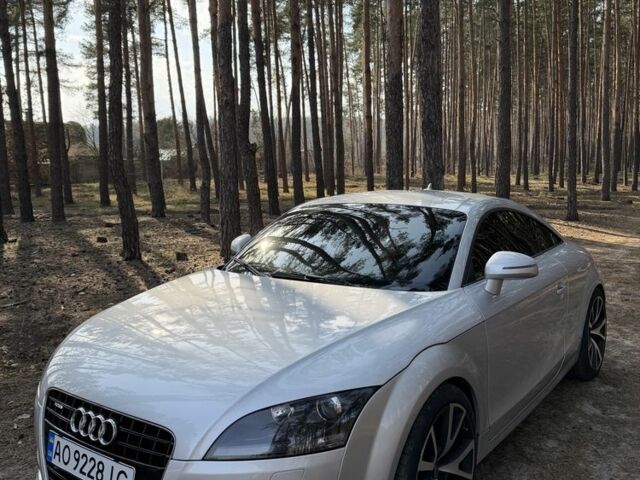 Серый Ауди ТТ, объемом двигателя 2 л и пробегом 314 тыс. км за 10000 $, фото 1 на Automoto.ua