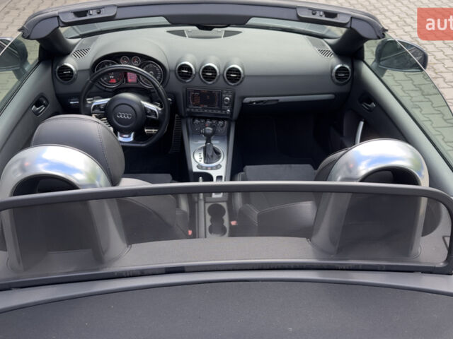 Сірий Ауді TT, об'ємом двигуна 1.98 л та пробігом 200 тис. км за 11500 $, фото 1 на Automoto.ua