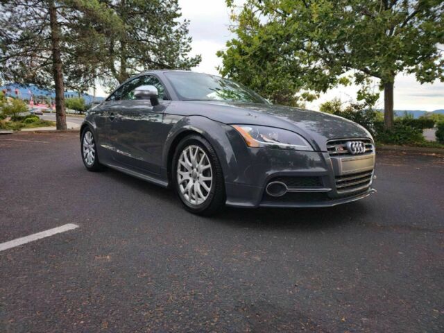 Сірий Ауді TT, об'ємом двигуна 2 л та пробігом 71 тис. км за 5400 $, фото 1 на Automoto.ua