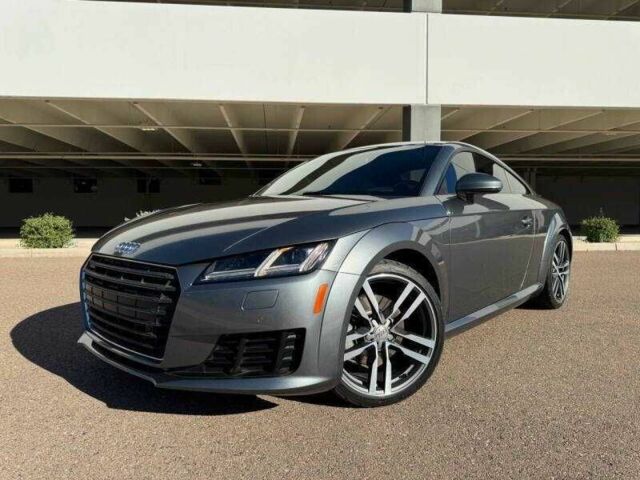 Серый Ауди ТТ, объемом двигателя 2 л и пробегом 41 тыс. км за 7200 $, фото 1 на Automoto.ua