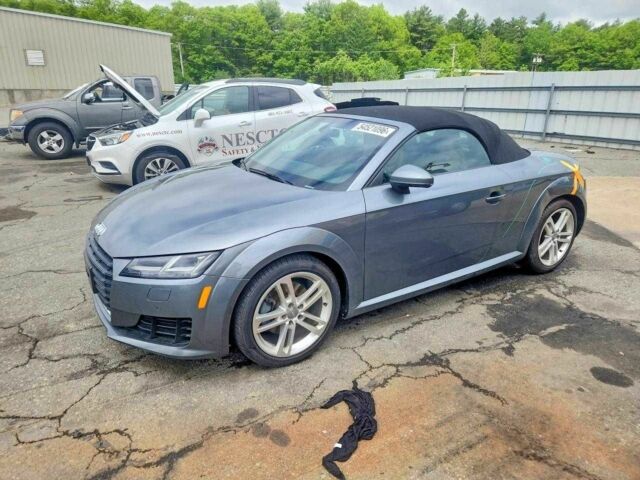 Серый Ауди ТТ, объемом двигателя 2 л и пробегом 39 тыс. км за 4986 $, фото 1 на Automoto.ua