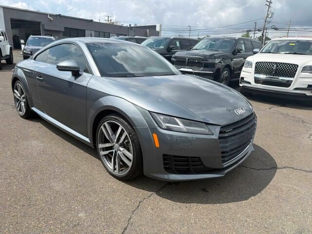 Серый Ауди ТТ, объемом двигателя 2 л и пробегом 30 тыс. км за 6789 $, фото 1 на Automoto.ua