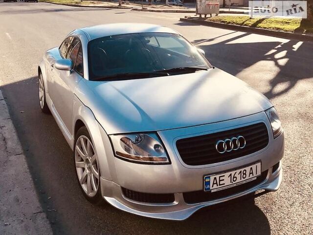 Сірий Ауді TT, об'ємом двигуна 1.8 л та пробігом 172 тис. км за 7800 $, фото 1 на Automoto.ua