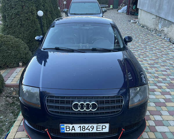 Синий Ауди ТТ, объемом двигателя 1.78 л и пробегом 282 тыс. км за 6000 $, фото 1 на Automoto.ua