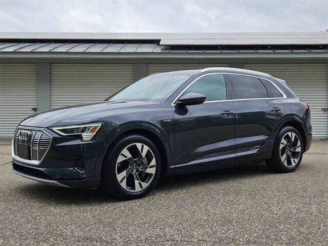 Синий Ауди В8, объемом двигателя 0 л и пробегом 33 тыс. км за 15300 $, фото 1 на Automoto.ua