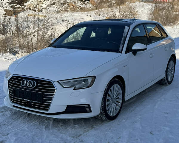 Білий Ауді A3 Sportback, об'ємом двигуна 1.4 л та пробігом 136 тис. км за 14800 $, фото 1 на Automoto.ua