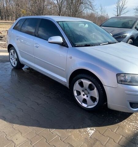 Сірий Ауді A3 Sportback, об'ємом двигуна 2 л та пробігом 431 тис. км за 2800 $, фото 1 на Automoto.ua