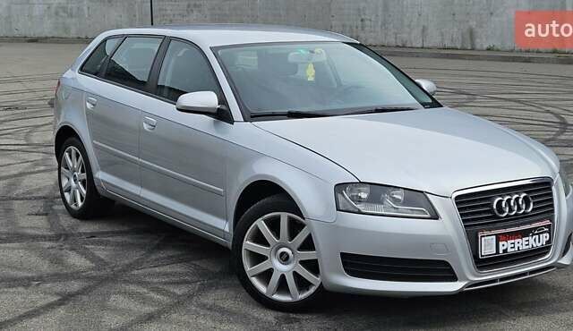 Серый Ауди A3 Sportback, объемом двигателя 1.8 л и пробегом 187 тыс. км за 7800 $, фото 1 на Automoto.ua