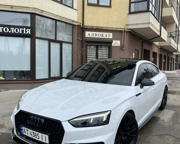 Белый Ауди A5 Sportback, объемом двигателя 2 л и пробегом 137 тыс. км за 21000 $, фото 1 на Automoto.ua