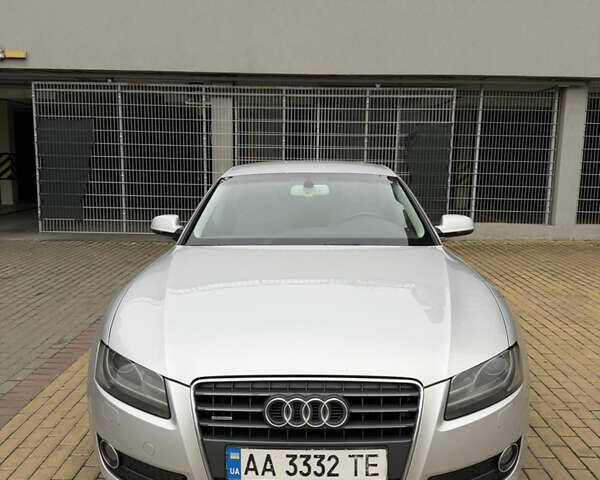 Сірий Ауді A5 Sportback, об'ємом двигуна 2 л та пробігом 222 тис. км за 11000 $, фото 1 на Automoto.ua