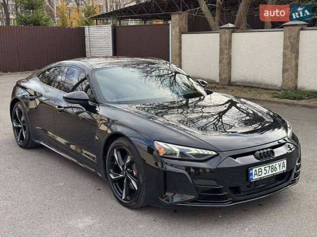 Черный Ауди e-tron GT, объемом двигателя 0 л и пробегом 30 тыс. км за 49999 $, фото 1 на Automoto.ua