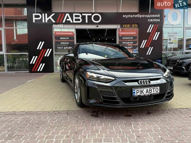 Черный Ауди e-tron GT, объемом двигателя 0 л и пробегом 33 тыс. км за 59900 $, фото 1 на Automoto.ua