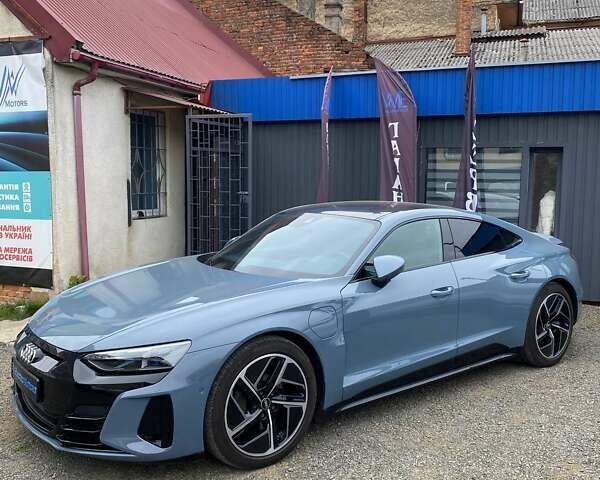 Серый Ауди e-tron GT, объемом двигателя 0 л и пробегом 58 тыс. км за 51499 $, фото 1 на Automoto.ua