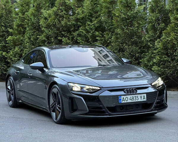 Серый Ауди e-tron GT, объемом двигателя 0 л и пробегом 71 тыс. км за 51999 $, фото 1 на Automoto.ua