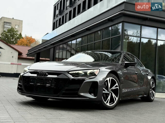 Серый Ауди e-tron GT, объемом двигателя 0 л и пробегом 94 тыс. км за 48900 $, фото 1 на Automoto.ua