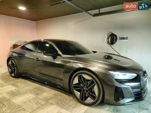 Серый Ауди e-tron GT, объемом двигателя 0 л и пробегом 5 тыс. км за 95000 $, фото 1 на Automoto.ua