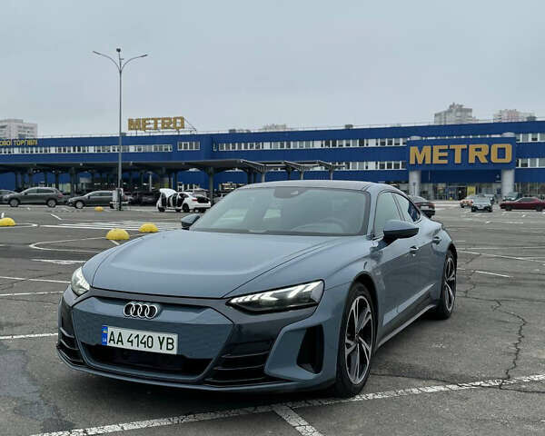 Синий Ауди e-tron GT, объемом двигателя 0 л и пробегом 76 тыс. км за 49000 $, фото 1 на Automoto.ua
