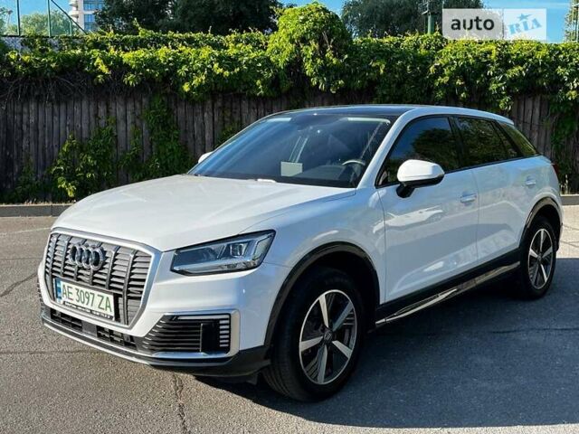 Білий Ауді Q2L e-tron, об'ємом двигуна 0 л та пробігом 24 тис. км за 20500 $, фото 1 на Automoto.ua