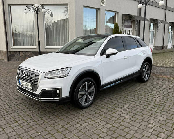Білий Ауді Q2L e-tron, об'ємом двигуна 0 л та пробігом 62 тис. км за 18500 $, фото 1 на Automoto.ua