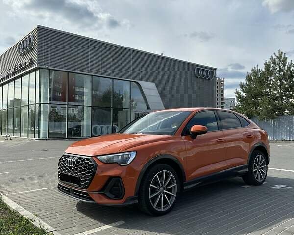 Помаранчевий Ауді Q3 Sportback, об'ємом двигуна 2 л та пробігом 43 тис. км за 42900 $, фото 1 на Automoto.ua