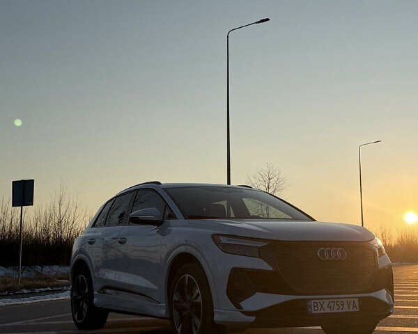 Белый Ауди Q4 e-tron, объемом двигателя 0 л и пробегом 23 тыс. км за 35400 $, фото 1 на Automoto.ua