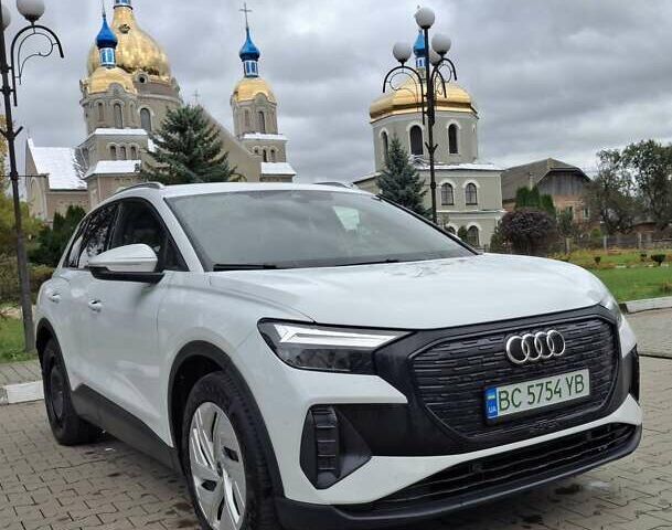 Ауді Q4 e-tron 2023 у Болехове на Automoto.ua Білий Ауді Q4 e-tron, об'ємом двигуна 0 л та пробігом 100 тис. км за 26300 $, фото 1 на Automoto.ua