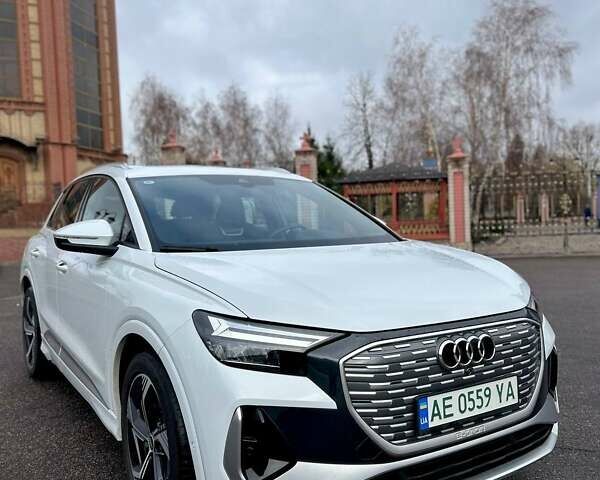 Білий Ауді Q4 e-tron, об'ємом двигуна 0 л та пробігом 14 тис. км за 28900 $, фото 1 на Automoto.ua