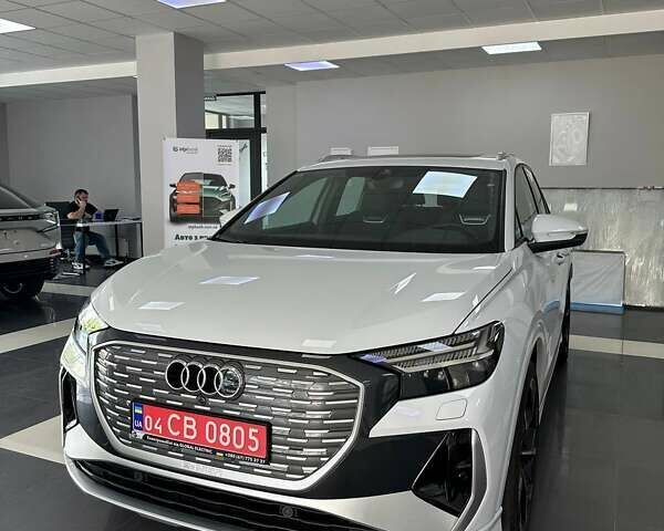 Білий Ауді Q4 e-tron, об'ємом двигуна 0 л та пробігом 16 тис. км за 33900 $, фото 1 на Automoto.ua