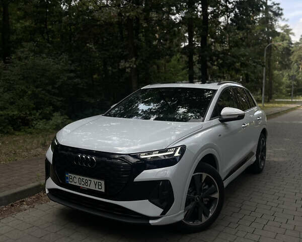 Белый Ауди Q4 e-tron, объемом двигателя 0 л и пробегом 4 тыс. км за 36300 $, фото 1 на Automoto.ua