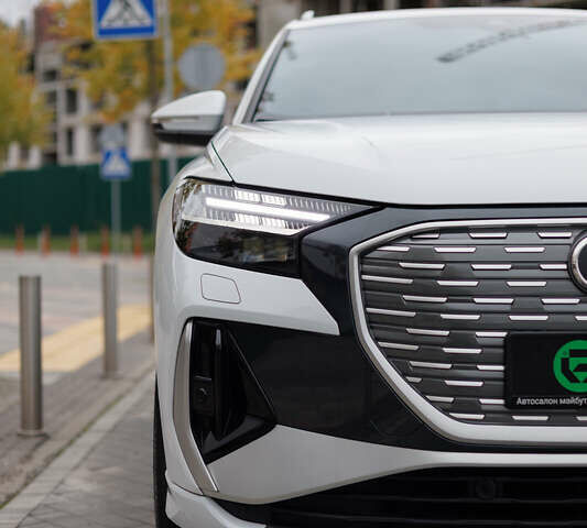 Ауди Q4 e-tron 2024 в Киеве на Automoto.ua Белый Ауди Q4 e-tron, объемом двигателя 0 л и пробегом 21 тыс. км за 34000 $, фото 1 на Automoto.ua