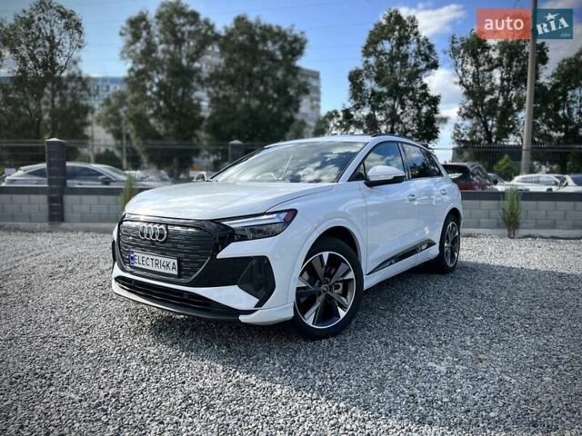Белый Ауди Q4 e-tron, объемом двигателя 0 л и пробегом 2 тыс. км за 36799 $, фото 1 на Automoto.ua