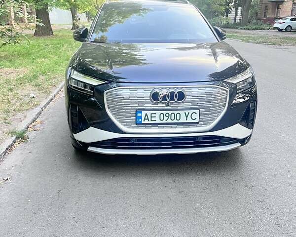 Черный Ауди Q4 e-tron, объемом двигателя 0 л и пробегом 40 тыс. км за 29900 $, фото 1 на Automoto.ua