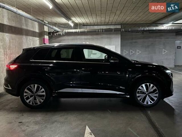 Черный Ауди Q4 e-tron, объемом двигателя 0 л и пробегом 21 тыс. км за 34500 $, фото 1 на Automoto.ua