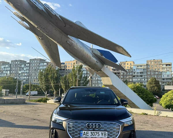 Чорний Ауді Q4 e-tron, об'ємом двигуна 0 л та пробігом 45 тис. км за 31000 $, фото 1 на Automoto.ua