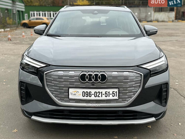 Сірий Ауді Q4 e-tron, об'ємом двигуна 0 л та пробігом 130 тис. км за 26900 $, фото 1 на Automoto.ua