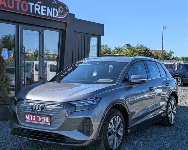 Серый Ауди Q4 e-tron, объемом двигателя 0 л и пробегом 38 тыс. км за 27100 $, фото 1 на Automoto.ua